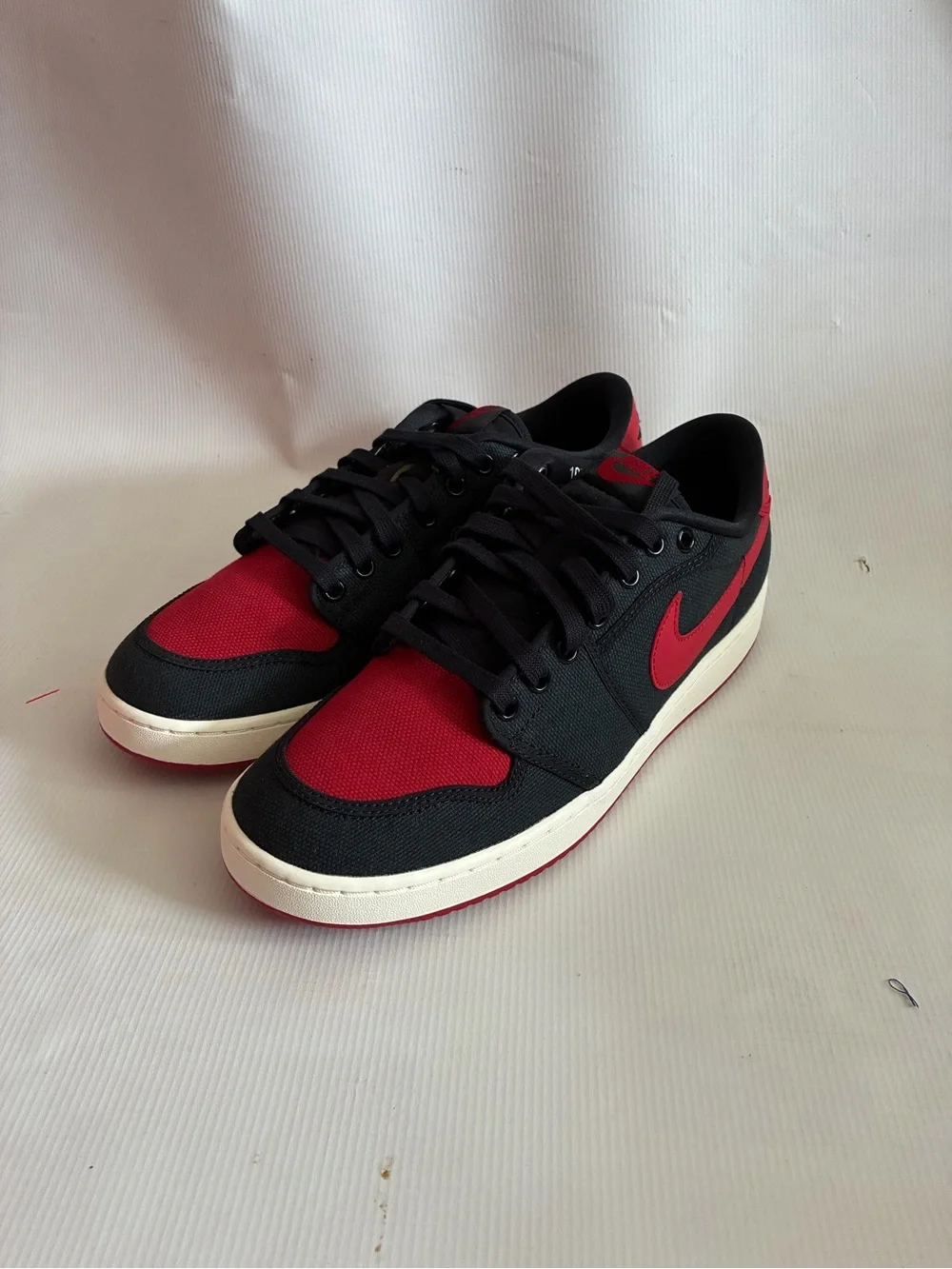 JORDAN AJKO LOW BRED SIZE 10.5 BLACK/RED